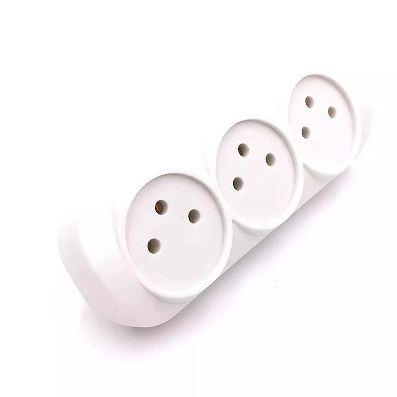 מפצל חשמל עם 3 שקעים